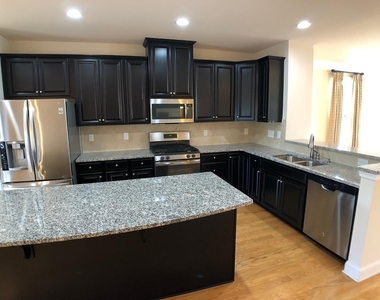 2122 Whitesmith Drive - Photo Thumbnail 8