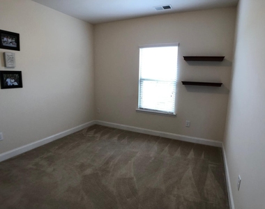2122 Whitesmith Drive - Photo Thumbnail 16