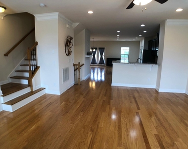 2122 Whitesmith Drive - Photo Thumbnail 9