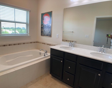 2122 Whitesmith Drive - Photo Thumbnail 13