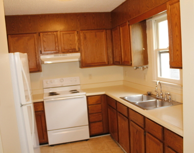 310 S East Street - Photo Thumbnail 5