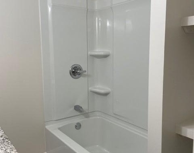 200 E Edenton Street - Photo Thumbnail 7