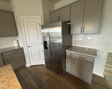 3230 Pelican Lane - Photo Thumbnail 8