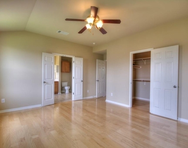 9624 Castle Pines Dr - Photo Thumbnail 8