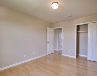 9624 Castle Pines Dr - Photo Thumbnail 11