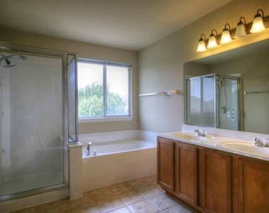 9624 Castle Pines Dr - Photo Thumbnail 9