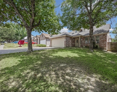 2432 Roundabout Ln - Photo Thumbnail 1