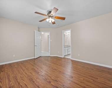2432 Roundabout Ln - Photo Thumbnail 11