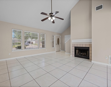 2432 Roundabout Ln - Photo Thumbnail 4