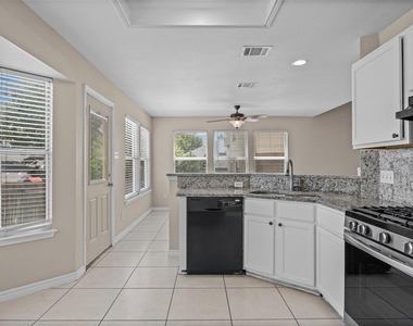 2432 Roundabout Ln - Photo Thumbnail 7
