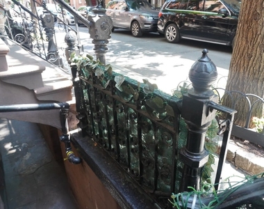 Barrow Street - Photo Thumbnail 7