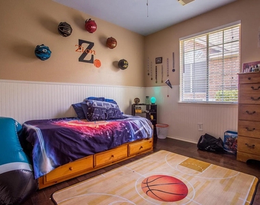 2713 Butler National Dr - Photo Thumbnail 19