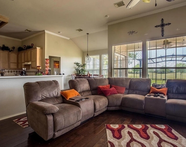 2713 Butler National Dr - Photo Thumbnail 9