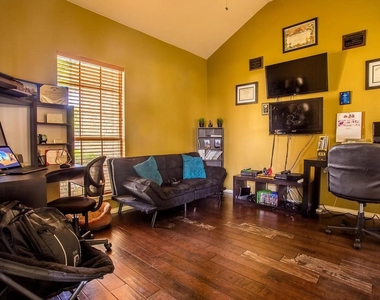 2713 Butler National Dr - Photo Thumbnail 20