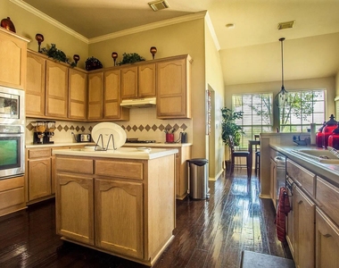 2713 Butler National Dr - Photo Thumbnail 13