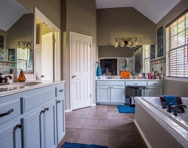 2713 Butler National Dr - Photo Thumbnail 16
