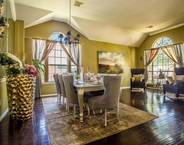 2713 Butler National Dr - Photo Thumbnail 8