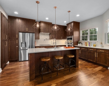 3302 Funston St - Photo Thumbnail 5