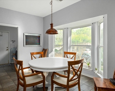 1613 Flint Ct - Photo Thumbnail 7