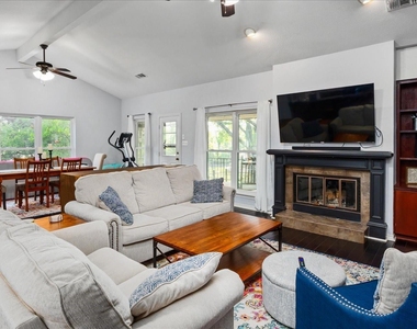 1613 Flint Ct - Photo Thumbnail 2