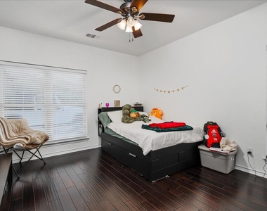 1613 Flint Ct - Photo Thumbnail 19