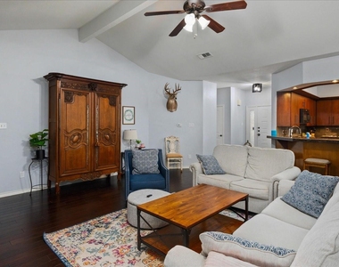 1613 Flint Ct - Photo Thumbnail 4