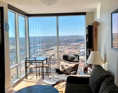 300 Bowie St - Photo Thumbnail 7