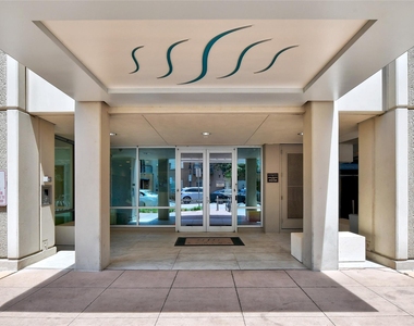 300 Bowie St - Photo Thumbnail 25