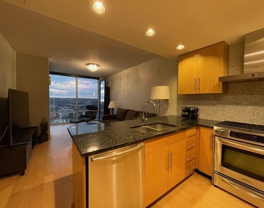 300 Bowie St - Photo Thumbnail 11