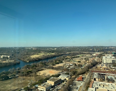 300 Bowie St - Photo Thumbnail 3