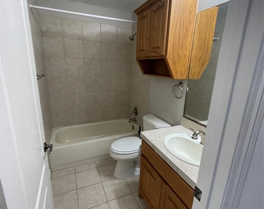 1213 Delsie Dr - Photo Thumbnail 26