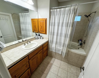 1213 Delsie Dr - Photo Thumbnail 22