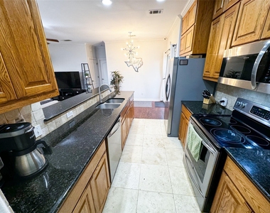 1213 Delsie Dr - Photo Thumbnail 10