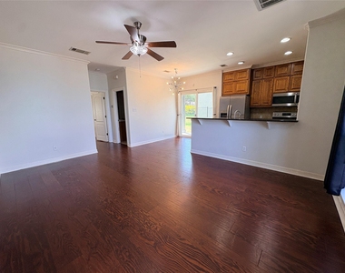 1213 Delsie Dr - Photo Thumbnail 8