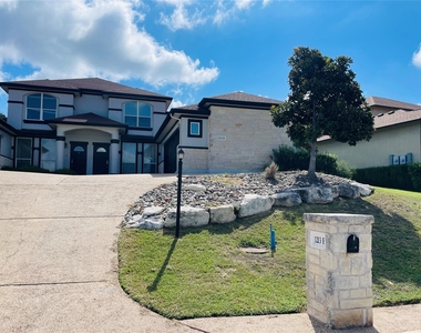 1213 Delsie Dr - Photo Thumbnail 6