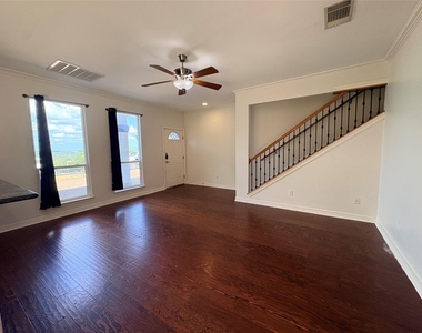1213 Delsie Dr - Photo Thumbnail 20
