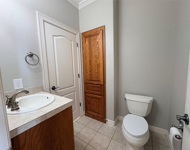 1213 Delsie Dr - Photo Thumbnail 13