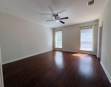 1213 Delsie Dr - Photo Thumbnail 14