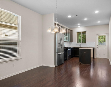 537 Bonnet Blvd - Photo Thumbnail 7
