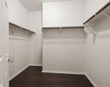 537 Bonnet Blvd - Photo Thumbnail 16