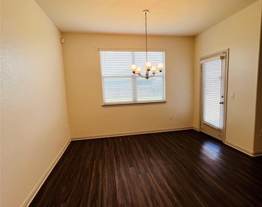 16901 Aventura Ave - Photo Thumbnail 15