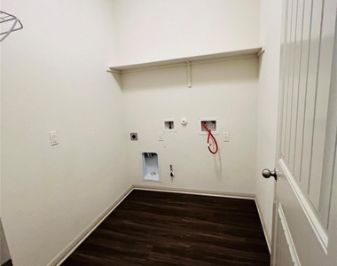 16901 Aventura Ave - Photo Thumbnail 19