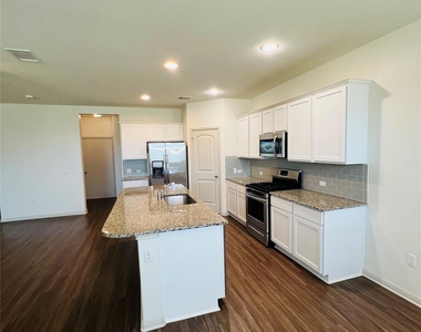 16901 Aventura Ave - Photo Thumbnail 17