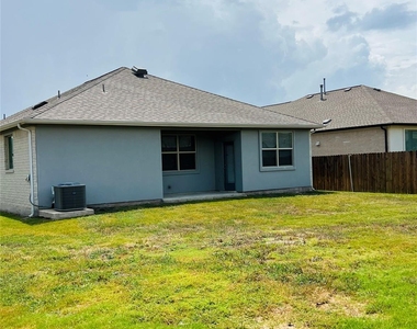 16901 Aventura Ave - Photo Thumbnail 24