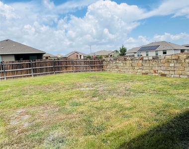 16901 Aventura Ave - Photo Thumbnail 25