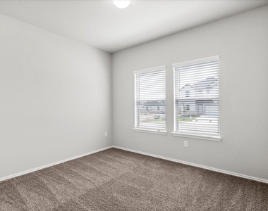 4909 Sea Salt Dr - Photo Thumbnail 17