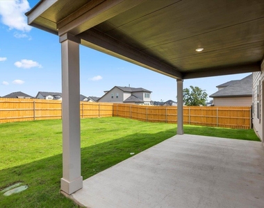 4909 Sea Salt Dr - Photo Thumbnail 3