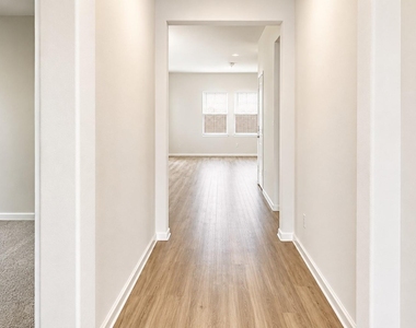 828 Mallow Rd - Photo Thumbnail 2