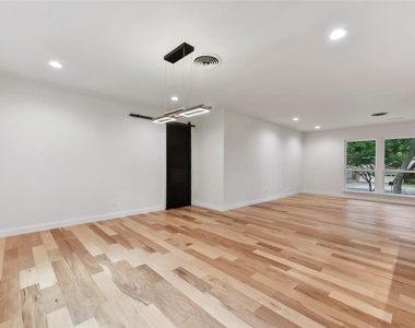 11900 Dove Haven Dr - Photo Thumbnail 6