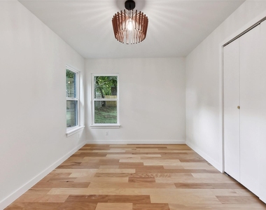 11900 Dove Haven Dr - Photo Thumbnail 18